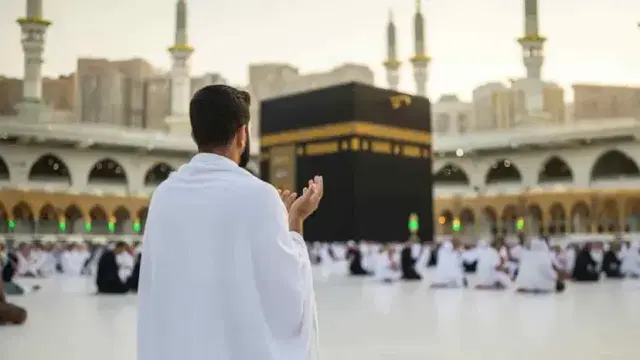 সরকারি ব্যবস্থাপনায় হজের দুই প্যাকেজ ঘোষণা