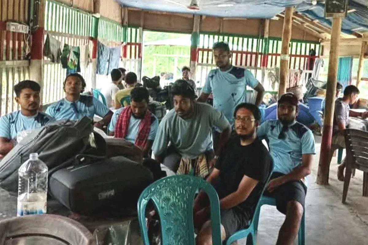 থানচিতে আটকে পড়া ৯০ পর্যটক উদ্ধার